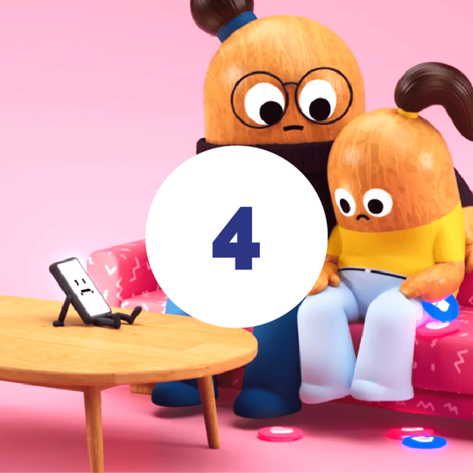 Illustration af mor og datter der sidder sammen i en sofa